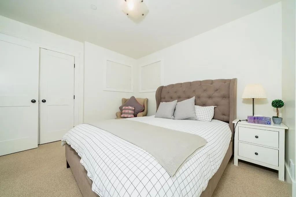 فندق Van West Serene Retreat Close To Ubc And Downtown فانكوفر