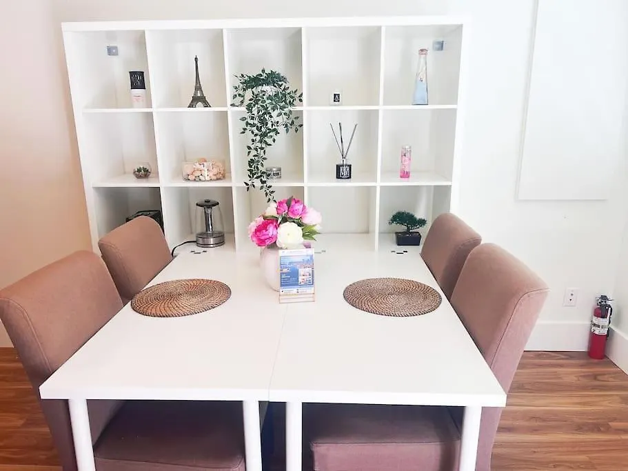 فندق Van West Serene Retreat Close To Ubc And Downtown فانكوفر بيت ضيافة